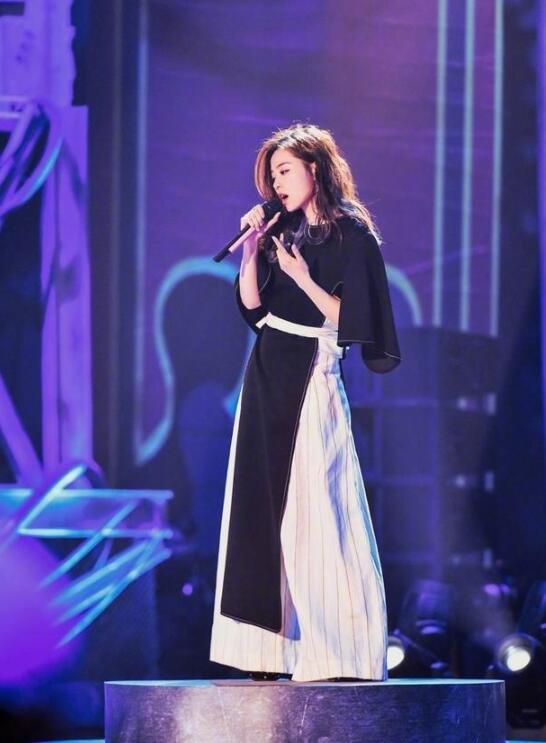 张靓颖娱乐吃瓜视频,揭秘明星幕后生活片段